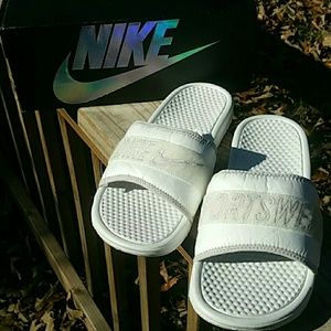 Nike Benassi JDI 10